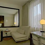 Maximilian 4* Prag