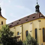 Maximilian מלון