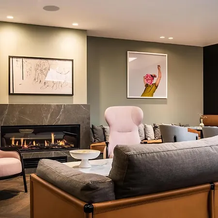 Maximilian 4* Prague