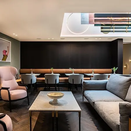 Maximilian 4* Prague