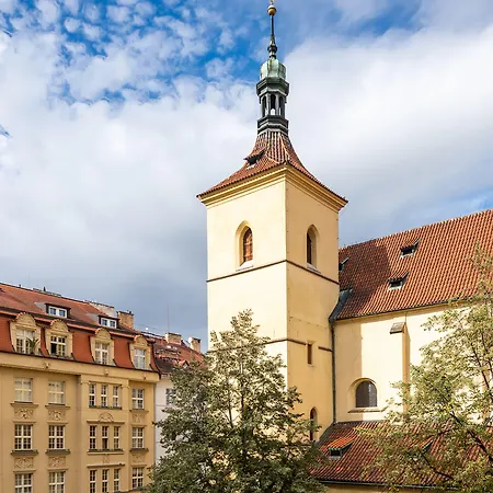 Maximilian Prague