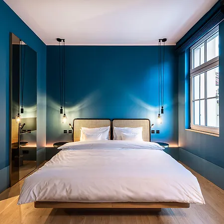 מלון Maximilian 4*