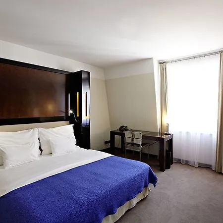 Maximilian Hotel 4*