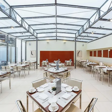 Maximilian 4* Prague